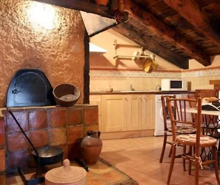 Casa Rural Botica Gomelia Ii * Gumiel de Izan